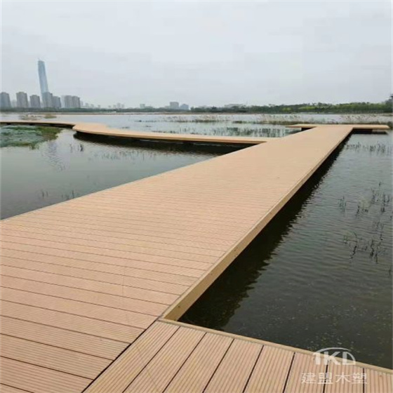 北京水上塑木棧道